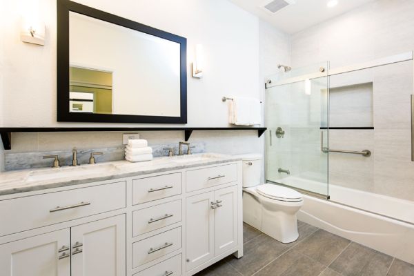Efficient Bathroom Layout Efficient Bathroom Layout